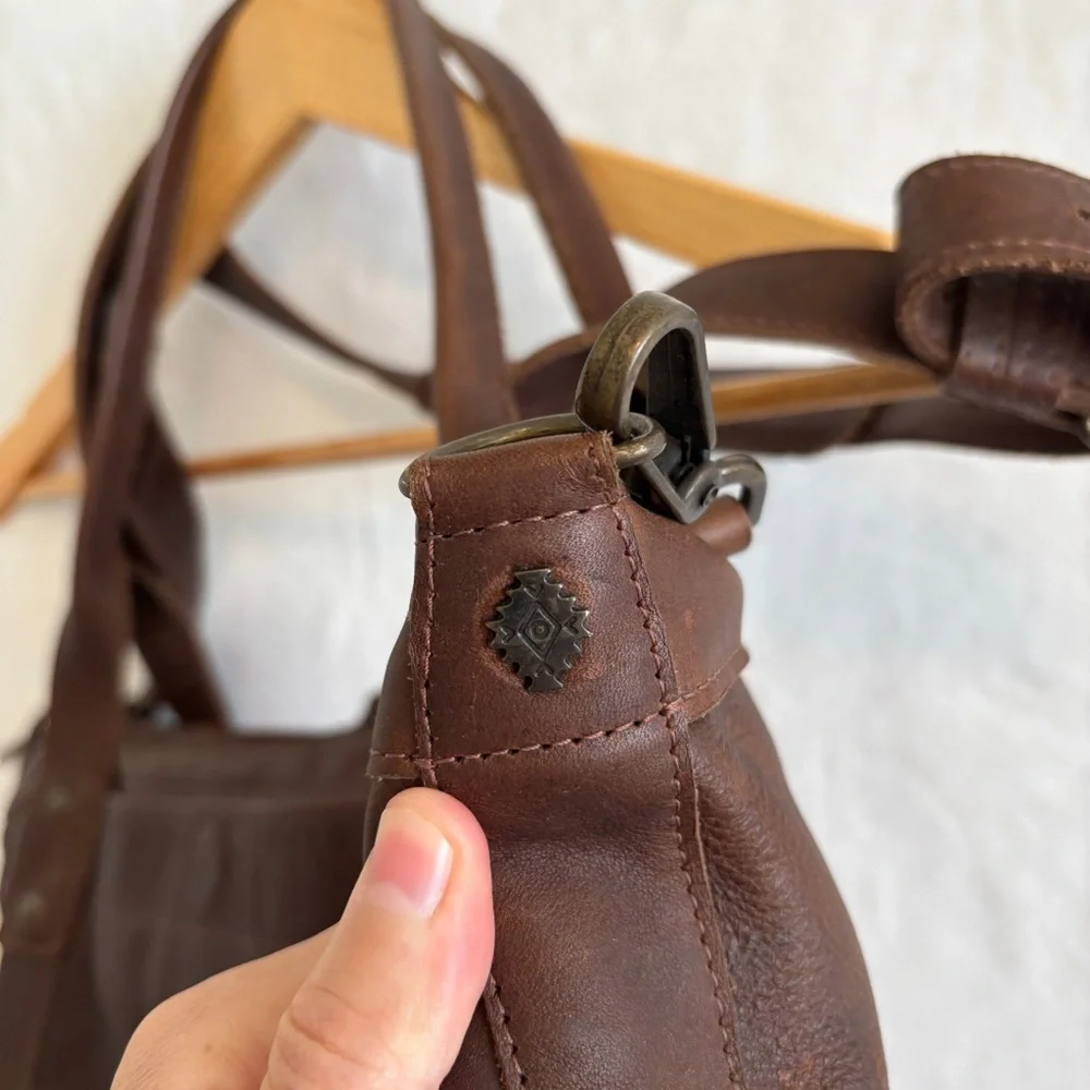 Nena & Co. Brown Leather Tote purse‎ the perfect bag the collective logo